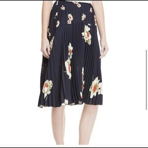 Vince Pleated Gardenia Skirt